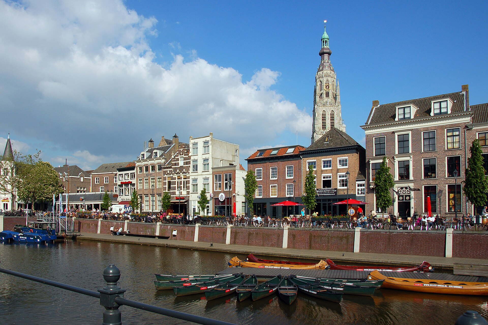 De markt van Breda waar wij onze laadpaal reparaties uitvoeren
